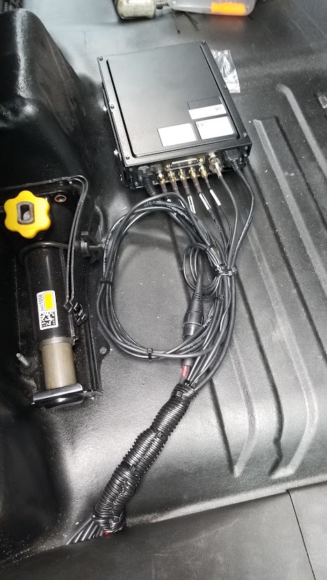 Vehicle radio equipment wiring and cable routing